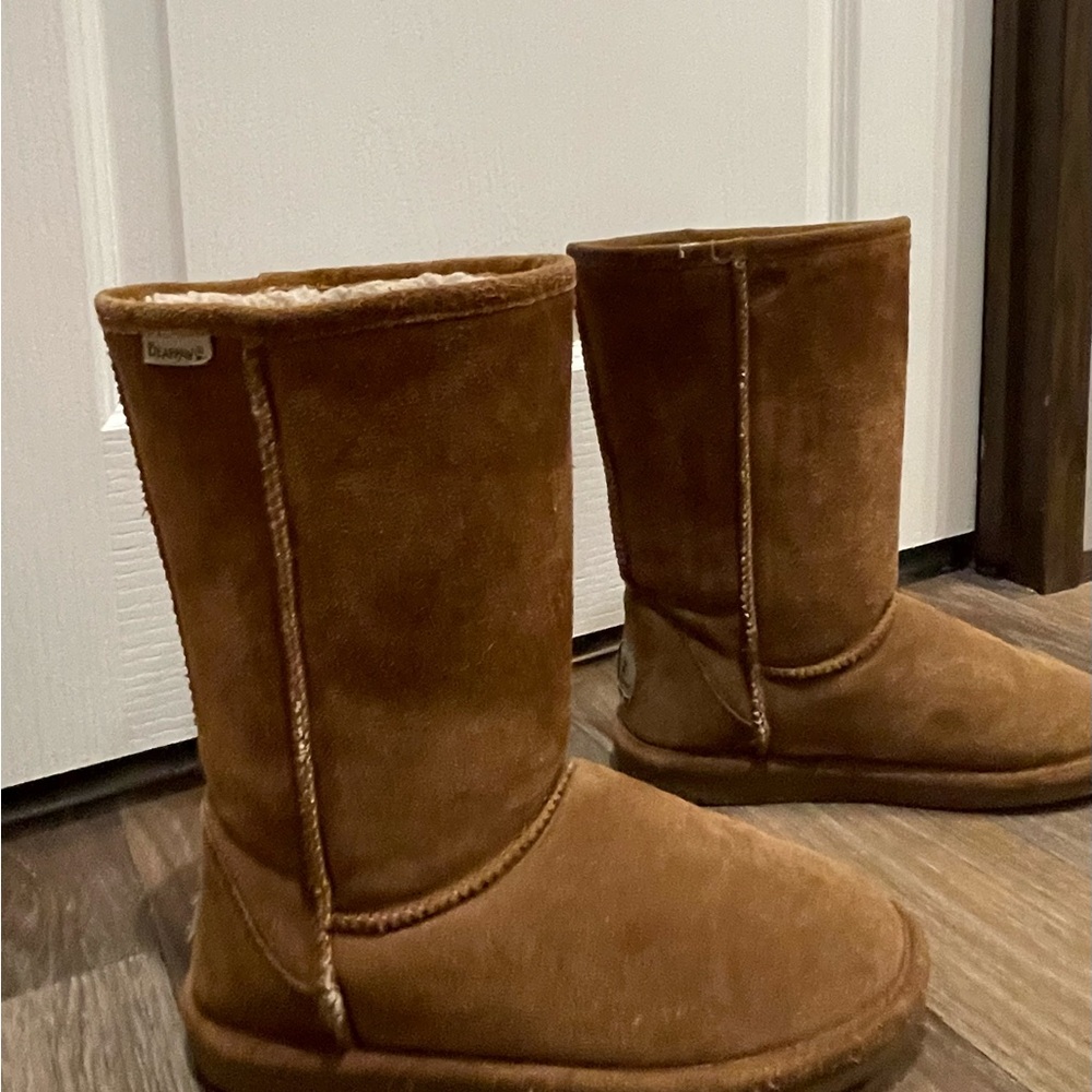 Boots - Picture 2 of 5